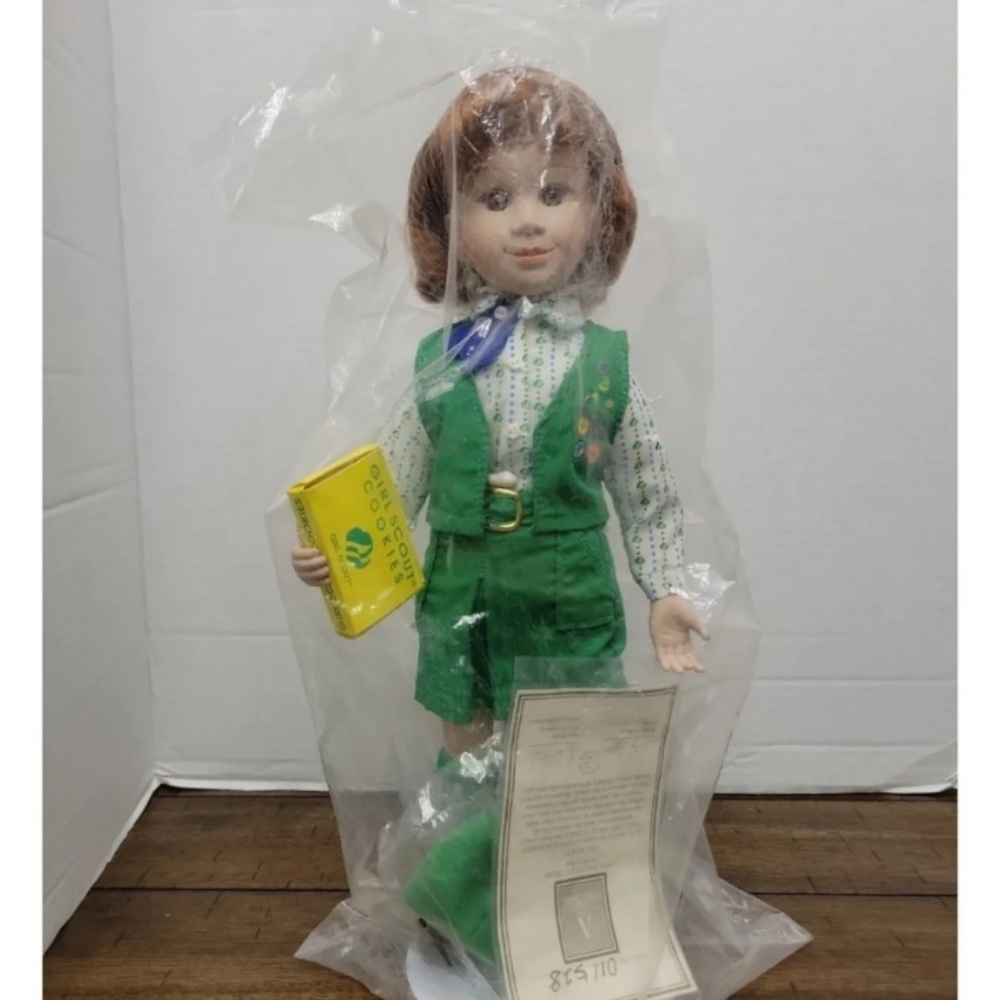 Girl Scout With Cookies Vintage Doll Ginger Hair By Avon 14" Sealed #011528